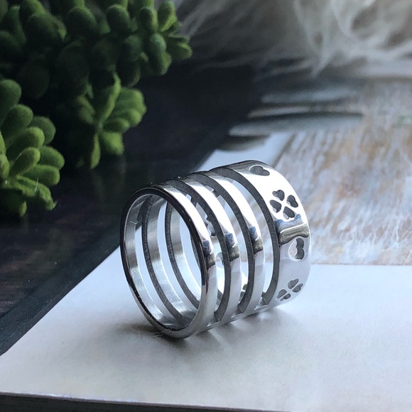 Silver Heart four leaf clover ring - Picture 5 of 5